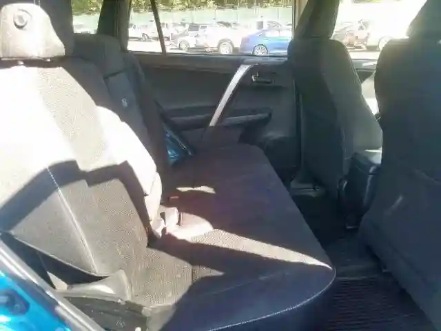 JTMRJREV1JD253237 2018 TOYOTA RAV4 HV LE-5
