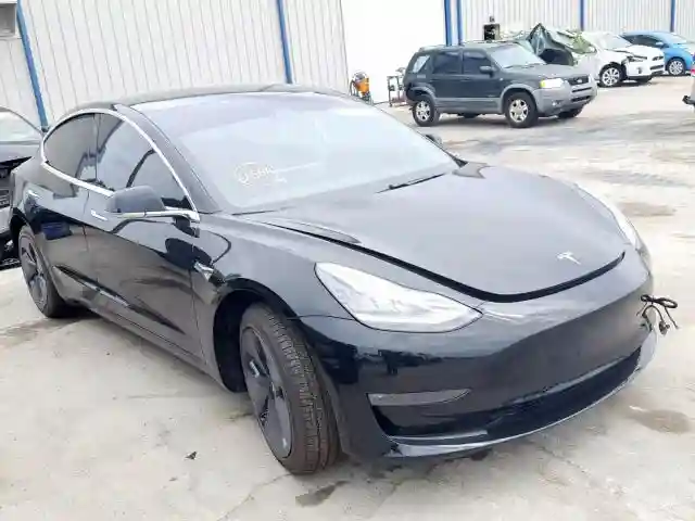 5YJ3E1EA1KF305758 2019 TESLA MODEL 3-0