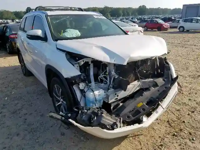 5TDKZRFH9HS507469 2017 TOYOTA HIGHLANDER SE-0