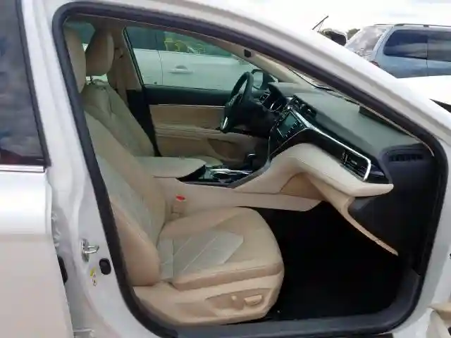 4T1B21HK8JU008917 2018 TOYOTA CAMRY HYBRID-4