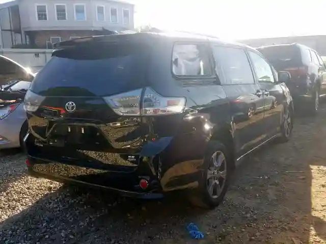5TDEZ3DC9KS220996 2019 TOYOTA SIENNA SE-3