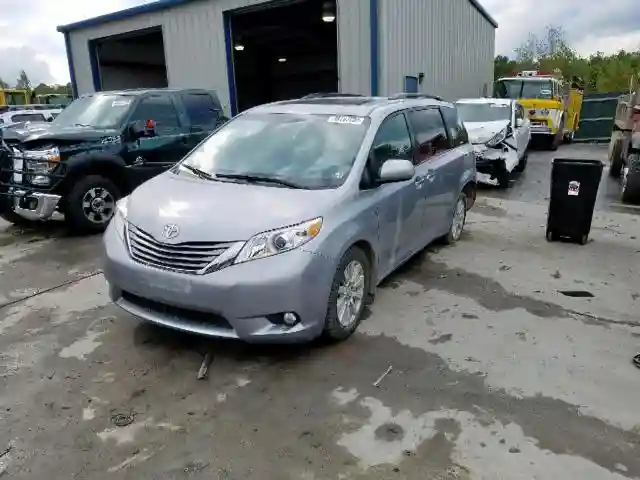 5TDDZ3DC1HS185553 2017 TOYOTA SIENNA XLE-1