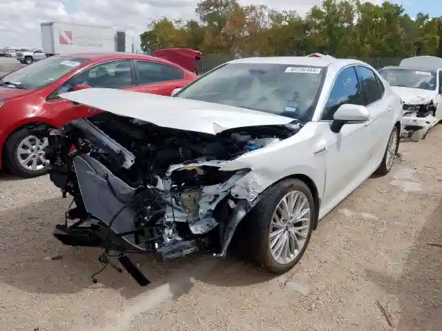 4T1B21HK8JU008917 2018 TOYOTA CAMRY HYBRID-1