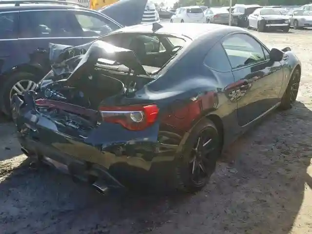 JF1ZNAA19H9702871 2017 TOYOTA 86 BASE-3