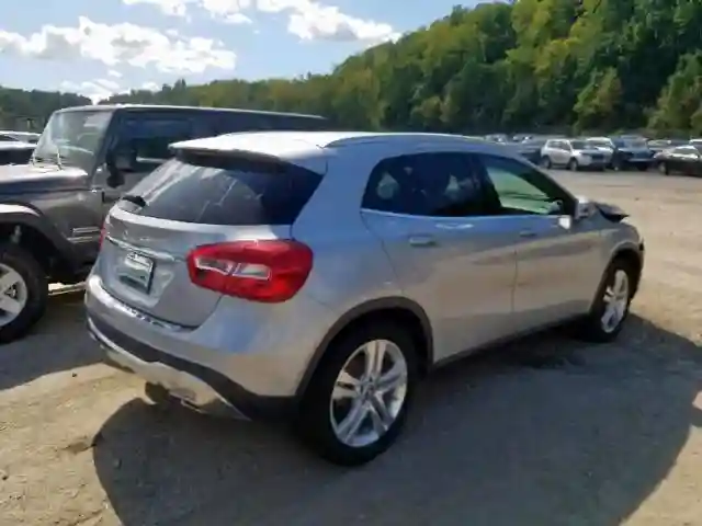 WDCTG4EB8JJ501377 2018 MERCEDES-BENZ GLA 250-3