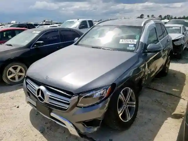 WDC0G4JB2JV077969 2018 MERCEDES-BENZ GLC 300-1