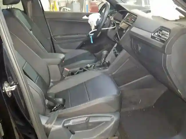 3VV2B7AX8KM149166 2019 VOLKSWAGEN TIGUAN SE-4