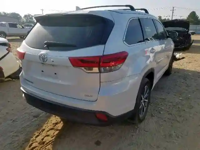 5TDKZRFH9HS507469 2017 TOYOTA HIGHLANDER SE-3