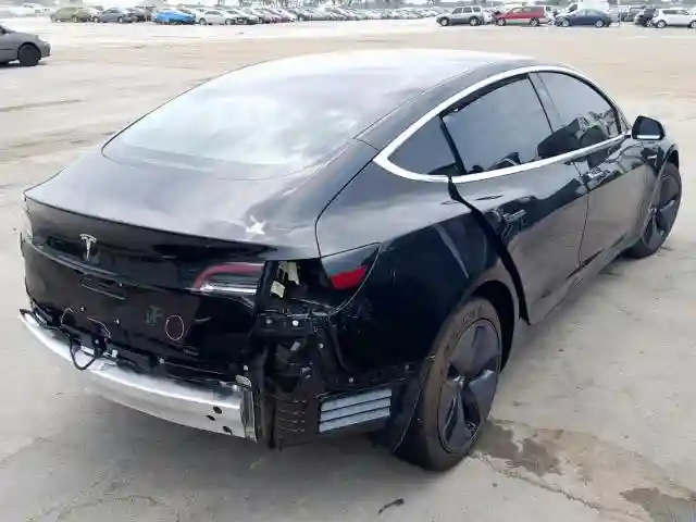 5YJ3E1EA1KF305758 2019 TESLA MODEL 3-3