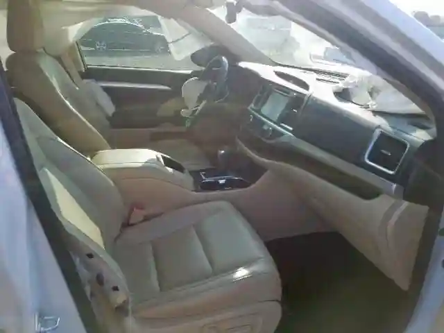 5TDKZRFH9HS507469 2017 TOYOTA HIGHLANDER SE-4