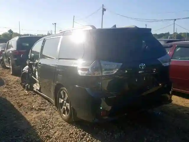 5TDEZ3DC9KS220996 2019 TOYOTA SIENNA SE-2