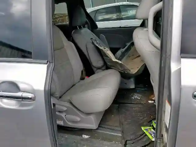 5TDDZ3DC1HS185553 2017 TOYOTA SIENNA XLE-5