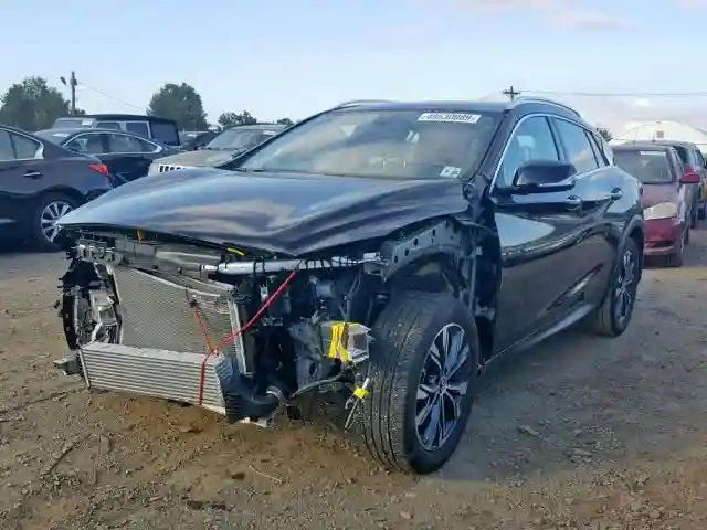 SJKCH5CR4JA059638 2018 INFINITI QX30 BASE-1
