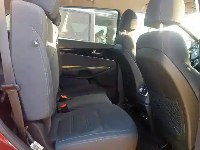 5XYPGDA56JG382414 2018 KIA SORENTO LX-5