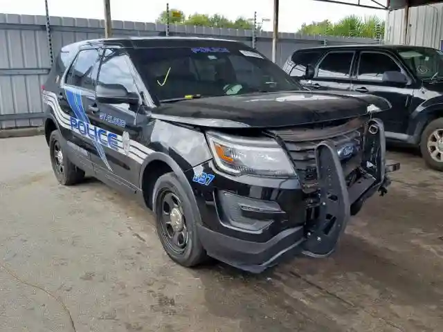 1FM5K8AR1HGD07011 2017 FORD EXPLORER POLICE INTERCEPTOR-0