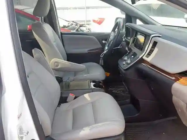 5TDDZ3DC6HS181708 2017 TOYOTA SIENNA XLE-4