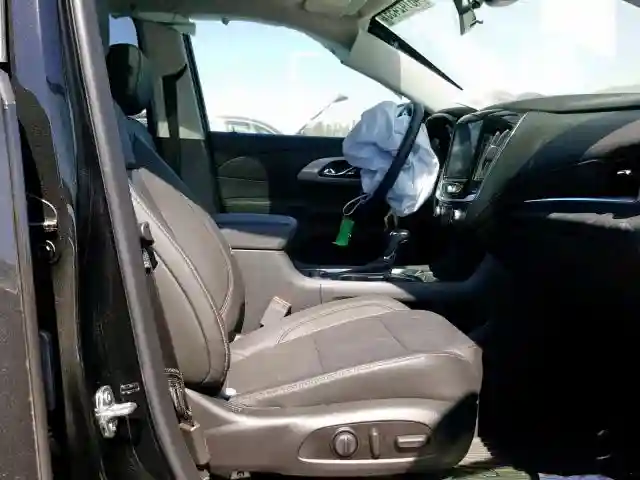 1GNERHKW2KJ214598 2019 CHEVROLET TRAVERSE LT-4