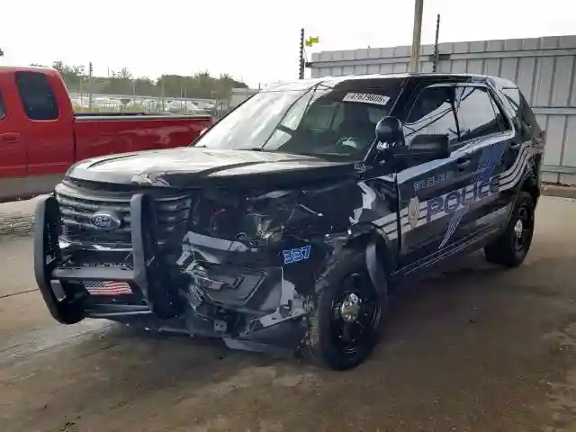 1FM5K8AR1HGD07011 2017 FORD EXPLORER POLICE INTERCEPTOR-1