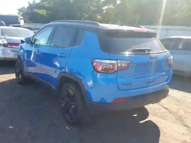 3C4NJDBB8JT395591 2018 JEEP COMPASS LATITUDE-2