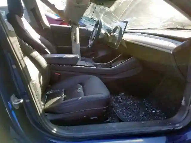 5YJ3E1EA6JF060048 2018 TESLA MODEL 3-4