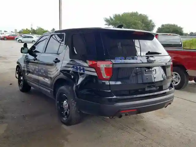1FM5K8AR1HGD07011 2017 FORD EXPLORER POLICE INTERCEPTOR-2