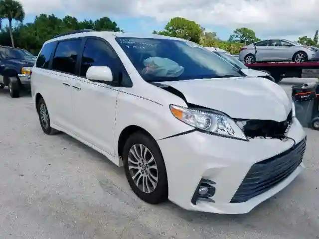 5TDYZ3DC9JS907018 2018 TOYOTA SIENNA XLE-0