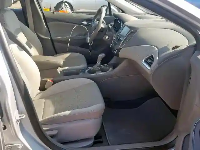 1G1BE5SM1J7185992 2018 CHEVROLET CRUZE LT-4