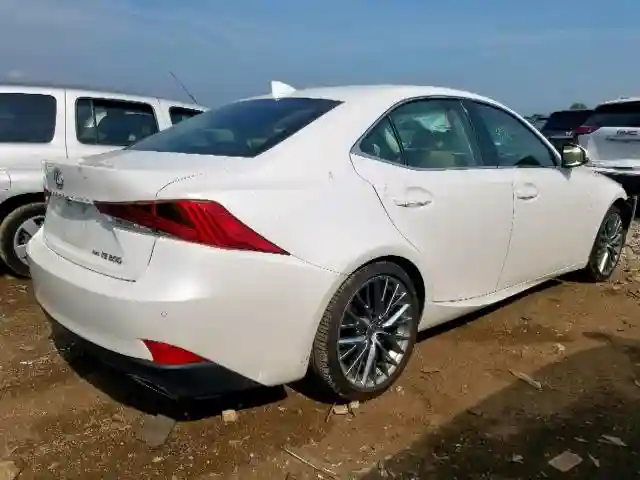 JTHC81D25J5033716 2018 LEXUS IS 300-3