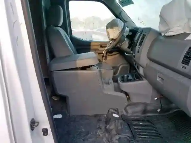 1N6BF0LY9JN813010 2018 NISSAN NV 2500 S-4