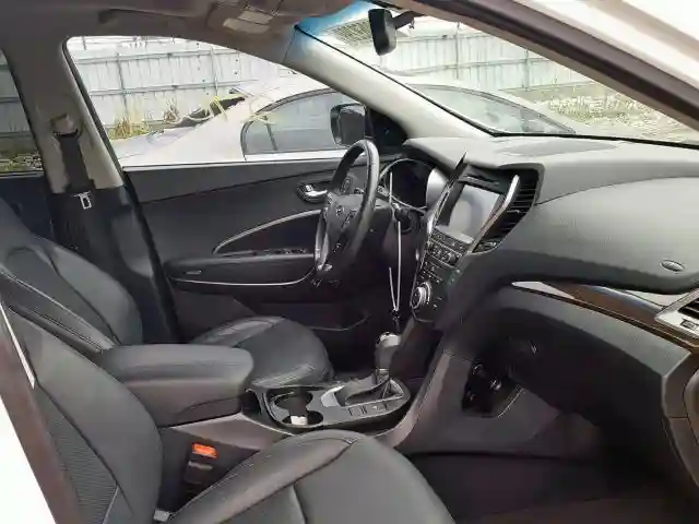 5XYZUDLA7HG428015 2017 HYUNDAI SANTA FE SPORT-4