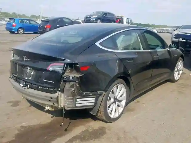 5YJ3E1EB0JF131902 2018 TESLA MODEL 3-3
