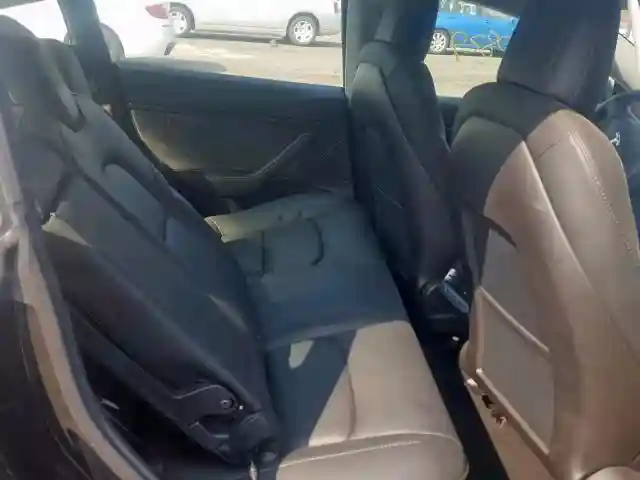 5YJ3E1EB0JF131902 2018 TESLA MODEL 3-5