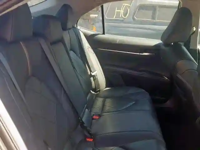 4T1B21HK2JU509771 2018 TOYOTA CAMRY HYBRID-5