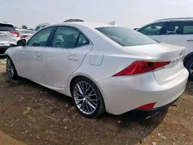 JTHC81D25J5033716 2018 LEXUS IS 300-2