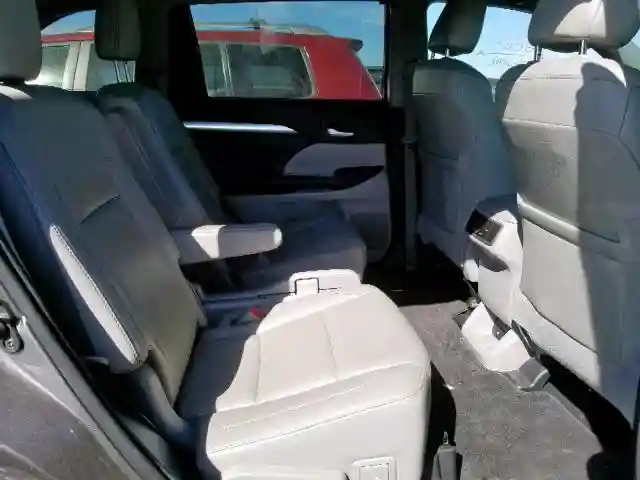 5TDJZRFH6HS394060 2017 TOYOTA HIGHLANDER SE-5