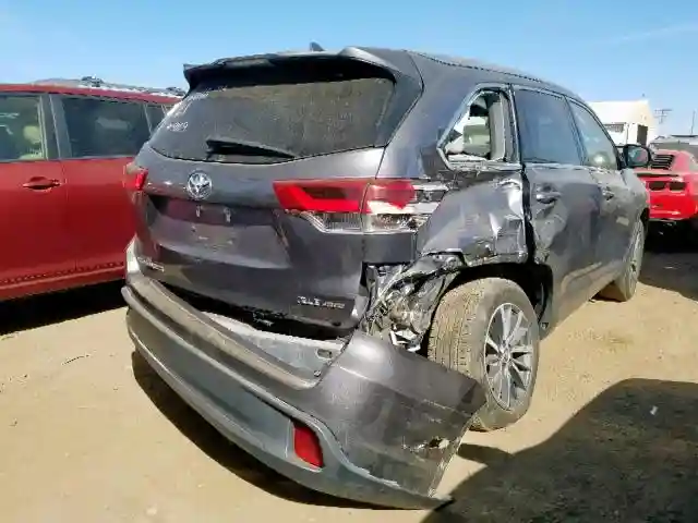 5TDJZRFH6HS394060 2017 TOYOTA HIGHLANDER SE-3