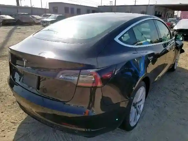 5YJ3E1EA8KF302467 2019 TESLA MODEL 3-3