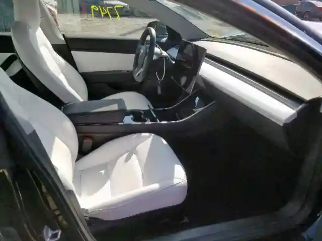 5YJ3E1EA8KF302467 2019 TESLA MODEL 3-4