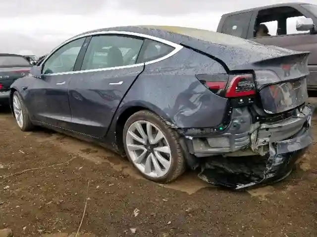 5YJ3E1EA4JF046441 2018 TESLA MODEL 3-2