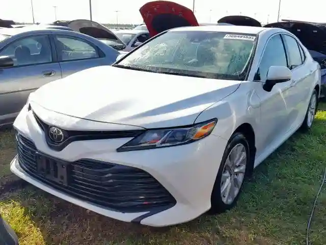 4T1B11HK1KU288877 2019 TOYOTA CAMRY L-1