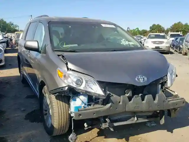 5TDYZ3DCXHS766969 2017 TOYOTA SIENNA XLE-0