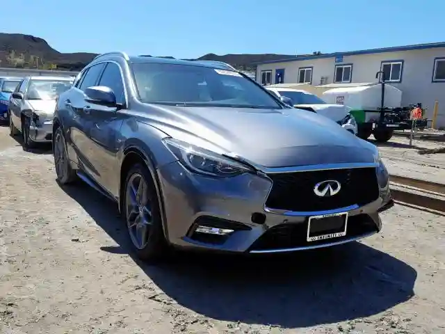 SJKCH5CPXJA057035 2018 INFINITI QX30 BASE-0