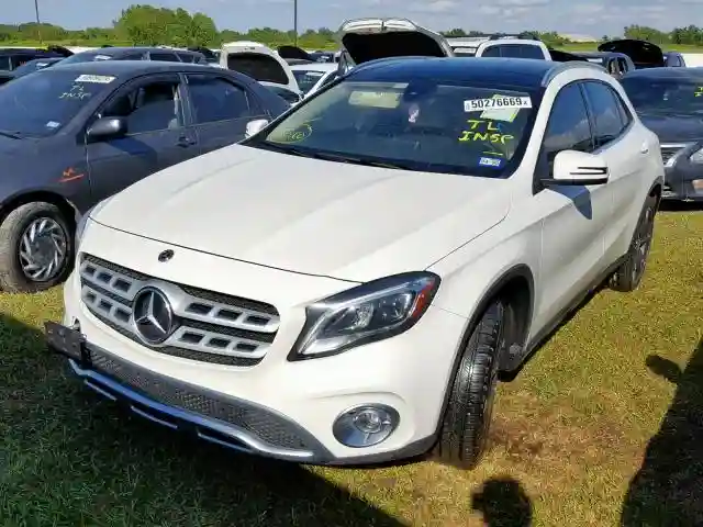 WDCTG4EB3JJ388387 2018 MERCEDES-BENZ GLA 250-1