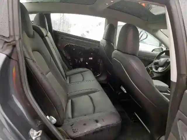 5YJ3E1EA4JF046441 2018 TESLA MODEL 3-5