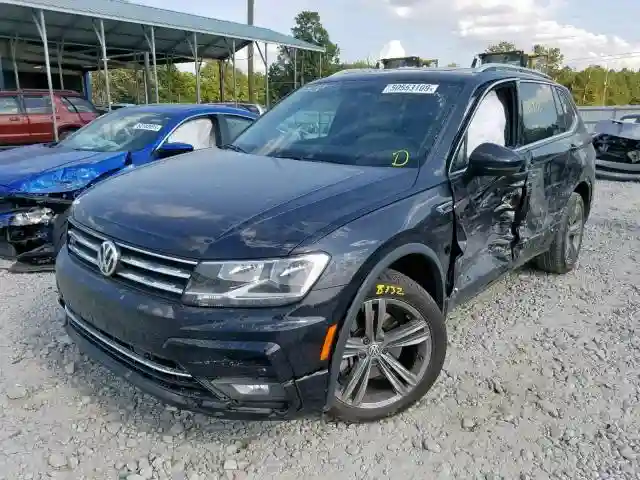 3VV3B7AX8JM137621 2018 VOLKSWAGEN TIGUAN SE-1