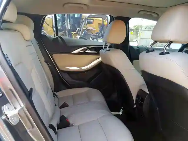 SJKCH5CPXJA057035 2018 INFINITI QX30 BASE-5