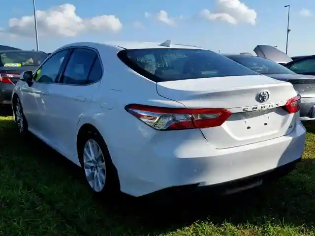 4T1B11HK1KU288877 2019 TOYOTA CAMRY L-2