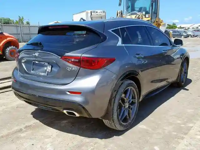 SJKCH5CPXJA057035 2018 INFINITI QX30 BASE-3