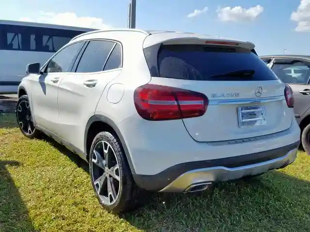 WDCTG4EB3JJ388387 2018 MERCEDES-BENZ GLA 250-2