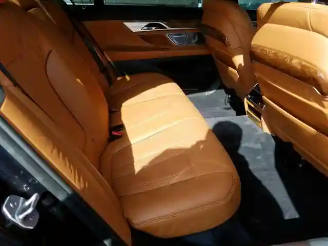 WBA7F0C54GGL99725 2016 BMW 750 I-5